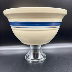 UNUSED Roseville 4-QT - Bowl